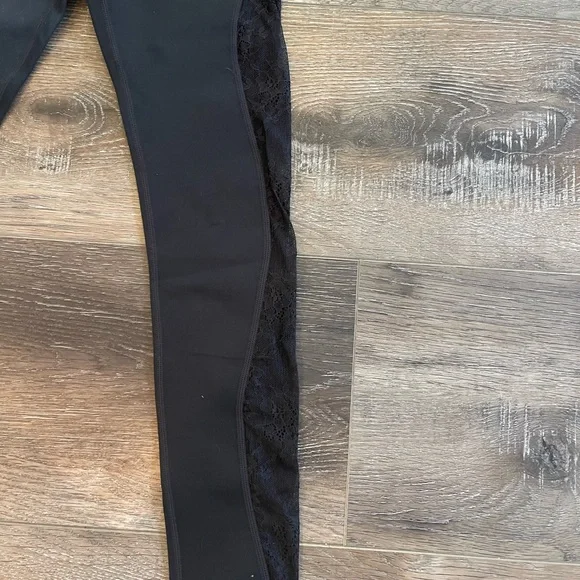 Fabletics Black Leggings NWT size XSP - Picture 2 of 5